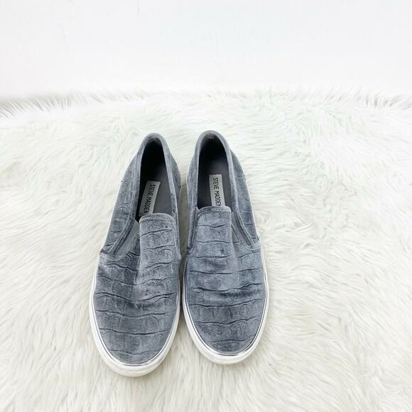 Steve Madden 8 Womens Gray Velour Easygoing Slip-on Sneakers - Picture 6 of 8
